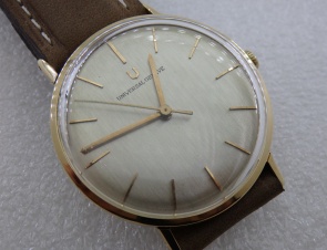 Universal Geneve Vintage