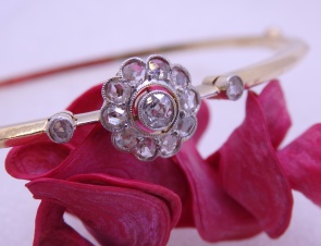 Pulsera rígida de época