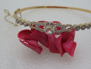 Pulsera rígida